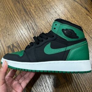 Jordan 1 Pine Green sz 5.5Y